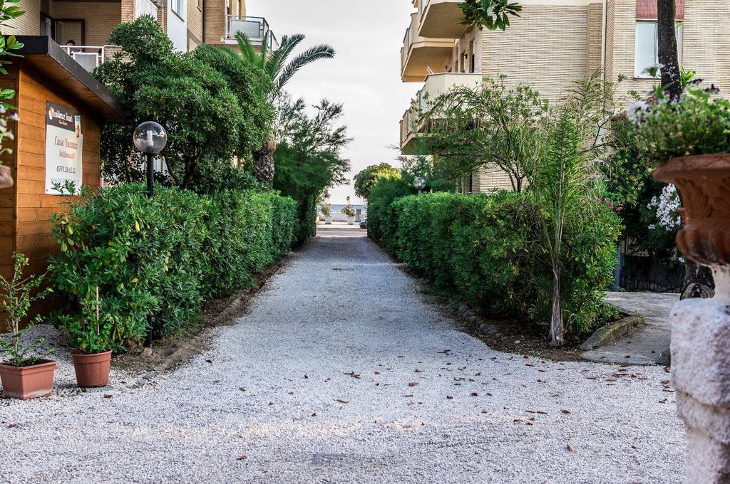 Il Mare In Giardino Apartment Скаури Екстериор снимка